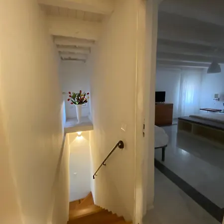 Apartment 47 Lincoln Street *