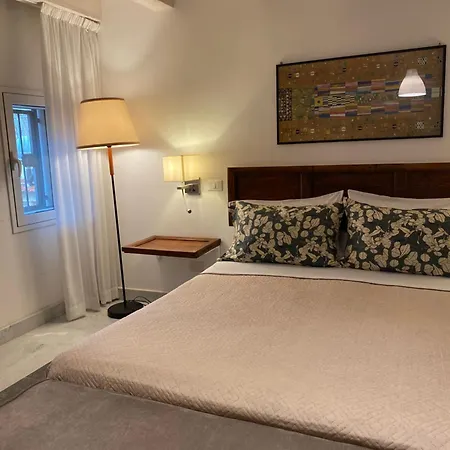 47 Lincoln Street Apartment
