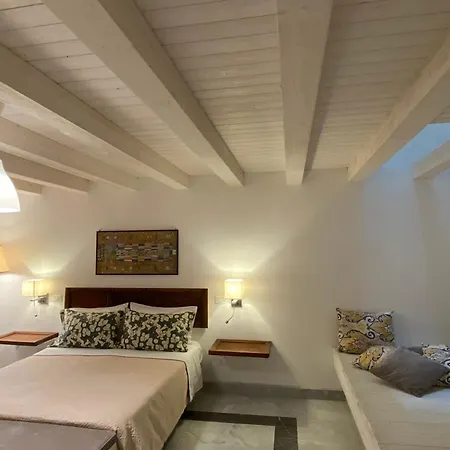 47 Lincoln Street Apartment *