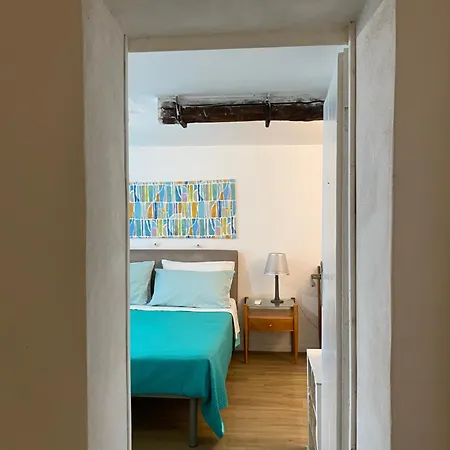 Apartment 47 Lincoln Street *