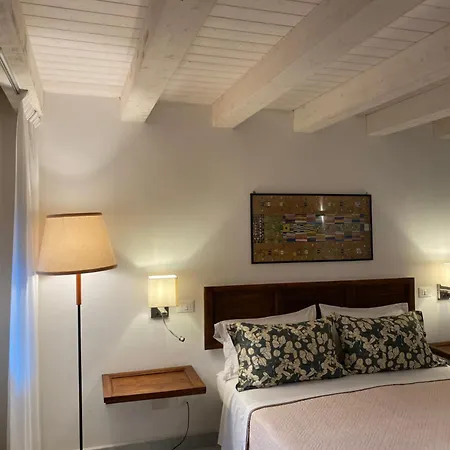 47 Lincoln Street Apartment